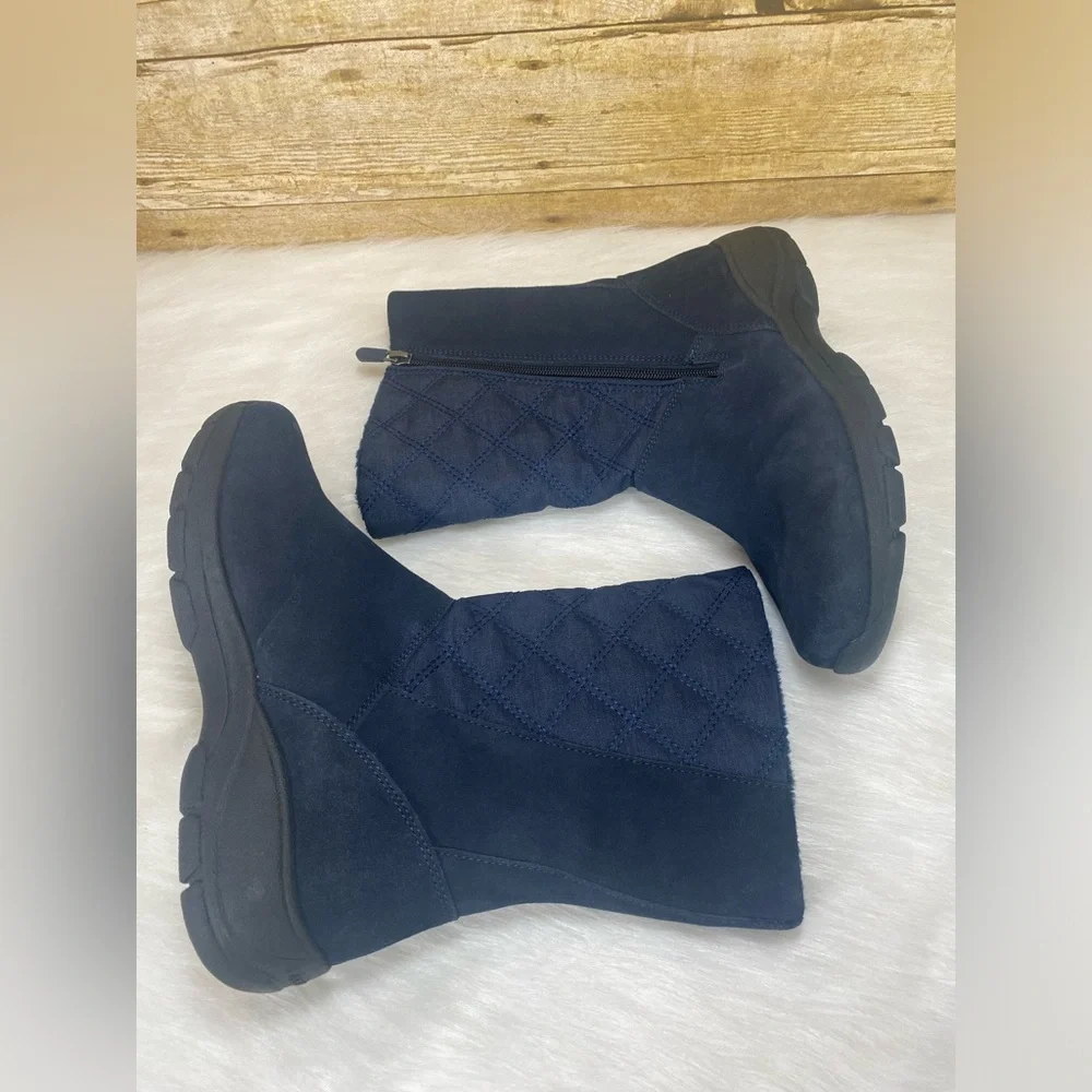 Lands End Womens Size 8D Blue Quilted Suede All Weather Zip Boots